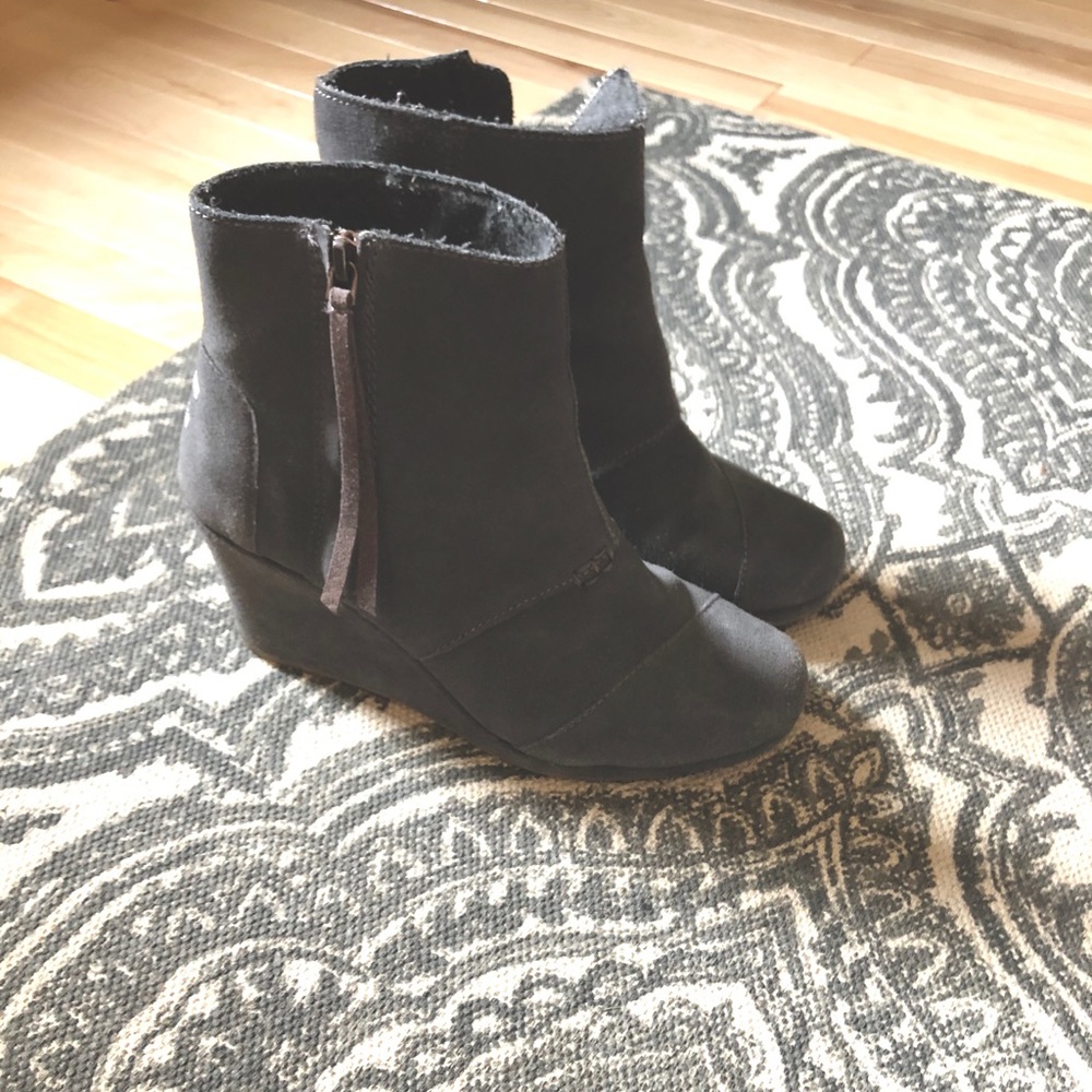 Toms Gray Wedge Boots Size 8